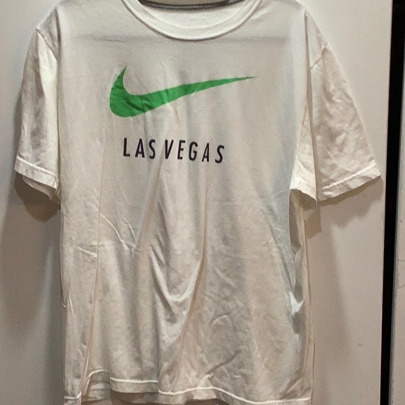 Nike Shirt - Picture 1 of 2